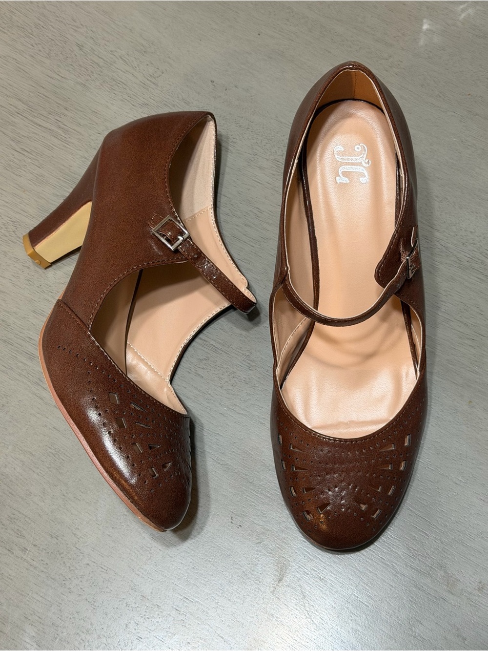 Journee Collection Elsa Brown Mary Jane Pumps Size 10